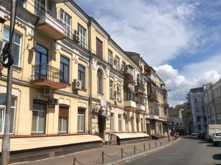 Продам 2-комнатную квартиру 62 кв.м. на Подоле, ул.Притисско-Никольская 2. Киев. фото 1 Продам 2-комнатную квартиру 62 кв.м. на Подоле, ул.Притисско-Никольская 2. Киев. фото 1