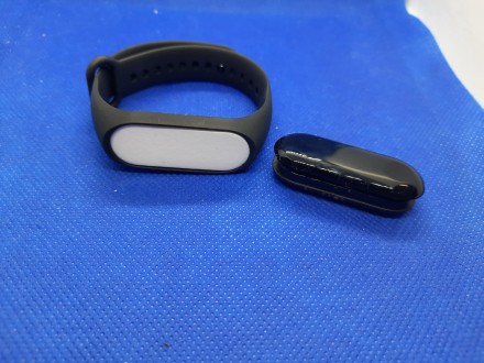 
Фитнес-браслет б/у Xiaomi mi Band 3 #7818
- в ремонте был
- экран визуально цел. . фото 2