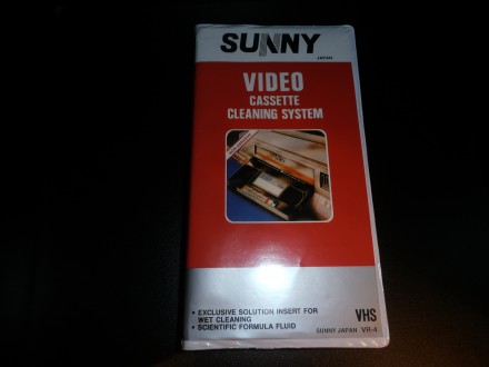 Очистка и защита видеомагнитофона или видеокамеры VHS

В этой видеокассете VHS. . фото 3