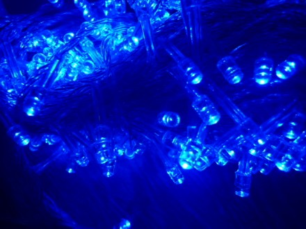 Характеристика:

-400 LED светодиодов мультицвет, синяя, белая

- 8 режимов . . фото 6