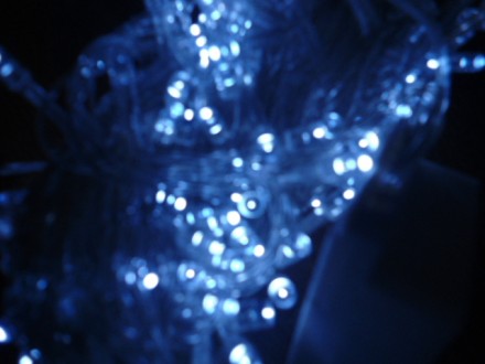 Характеристика:

-400 LED светодиодов мультицвет, синяя, белая

- 8 режимов . . фото 5
