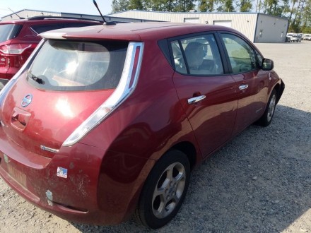 Продам Nissan Leaf SV 2012год. . фото 5