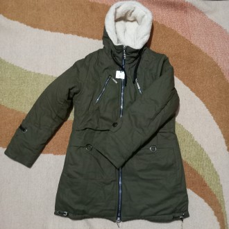 Отличная новая, зимняя парка-куртка с капюшоном, 50 размер. Покупала по интернет. . фото 5