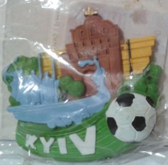 Новый коллекционный магнит "Kyiv" в упаковке, выпущенный в январе 2012. . фото 3