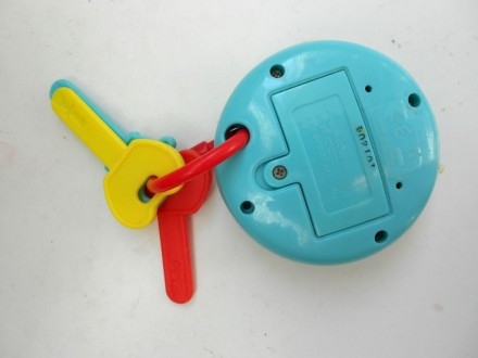 Яркие детские пластиковые музыкальные ключи 6 кнопок 
Работают от 2 батареек АА. . фото 4