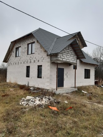 Продаётся двух этажный дом в районе Лесковице, 100 метров до земсноряда. Общая п. . фото 2