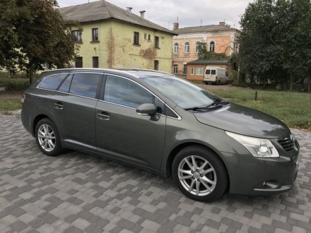 Я первый владелец в Украине. Автомобиль обслуженный полностью.. . фото 2