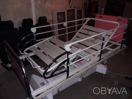 Ліжко для лежачих хворих людей б/в, виробництво Франция
Мобільне на колесах, з . . фото 1