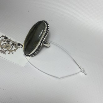 Предлагаем Вам купить элегантное кольцо с камнем лабрадор в серебре.
Размер 17,7. . фото 8