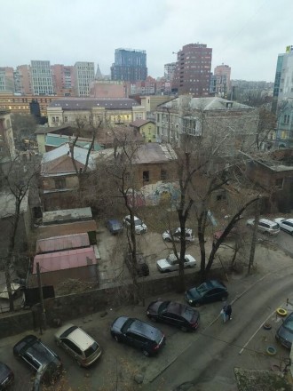Продам 4- комнатную квартиру в центре, ул. Михаила Грушевского 1. Кирпичный дом . . фото 8