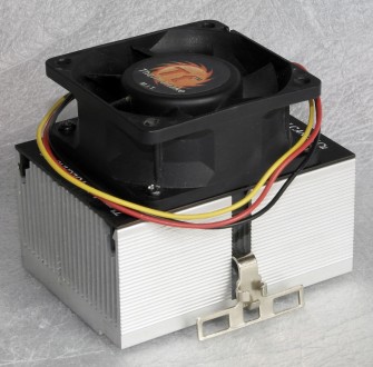 Продам кулер для процессора Thermaltake VOLCANO 6Cu

Охлаждение: активное.
Ра. . фото 2