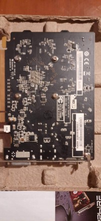 Частота памяти: 4500 МГц
Графический чип: R7 250
Частота ядра: 925 МГц
Систем. . фото 4