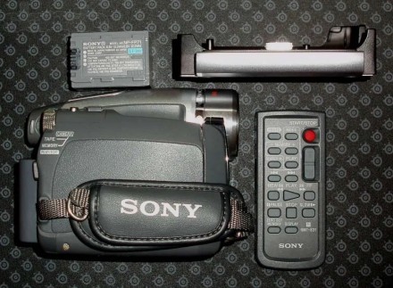 Описание
Видеокамера Sony DCR-HC96E

Общие характеристики
Тип носителя кассе. . фото 3