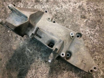 Б/у кронштейн генератора Renault Laguna 2, 8200115762. Кропивницький. фото 1 Б/у кронштейн генератора Renault Laguna 2, 8200115762. Кропивницький. фото 1