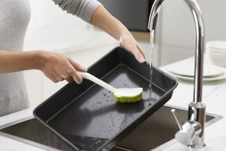 
Щетка Joseph Joseph CleanTech для мытья со скребком и губка не царапают посуду.. . фото 2