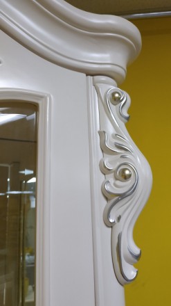 Белая с патиной витрина Коко Шанель NEW с подсветкой - яркий представитель изыск. . фото 5