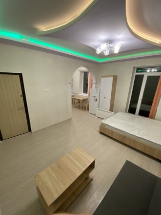 Квартира находится рн ул Строителей, с евро ремонтом, первая сдача, в квартире н. Титова. фото 10