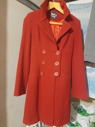 Продам пальто б/у в отличном состоянии,размер 42,цвет темно-красный.. . фото 3