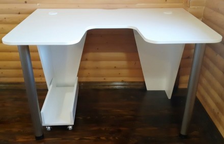 Классный УДОБНЫЙ компьютерный стол!!! ОРИГИНАЛЬНЫЙ дизайн!!!

Изготовлен из КАЧЕ. . фото 3