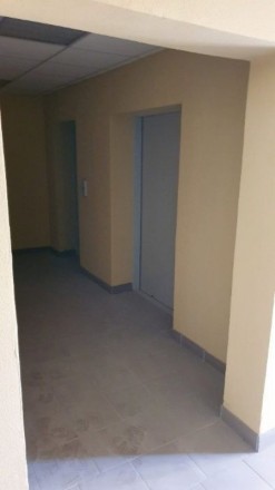  Состояние квартиры от строителей. Квартиру можно спланировать в 2х комнатную за. Малиновский. фото 7