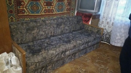 Продается диван,типа софа, в хорошем состоянии с нишей для белья ,не требующий п. . фото 3