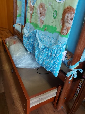 Продаю детскую кроватку с маятником + шухляда. После одного ребёнка, дефектов не. . фото 7