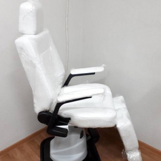 Кресло педикюрное на гидравлическом подъемнике обтяжка экокожа цвет белый подлок. . фото 4