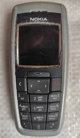 Nokia 2600 б/ушный кнопочный телефон серого цвета, передняя панель черного цвета. . фото 2