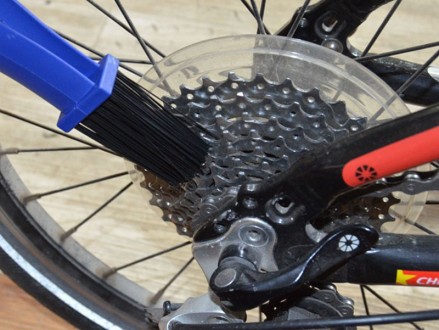 Щётка для чистки цепи 
Используется для очистки цепи велосипеда, мотоцикла. . фото 4