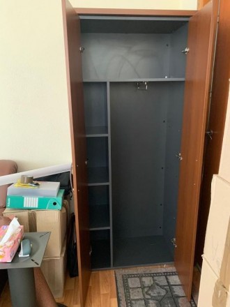 Шкаф гардеробный 2-х дверный 
Размеры: 856х444х1986 мм 
Стоимость б/у 4000,0 грн. . фото 3