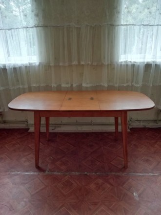 Раритетный раскладной обеденный стол, в очень хорошем состоянии, удобный расклад. . фото 3