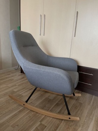 Кресло качалка серого цвета
Jusk
Выставочный образец
Состояние идеальное. . фото 2