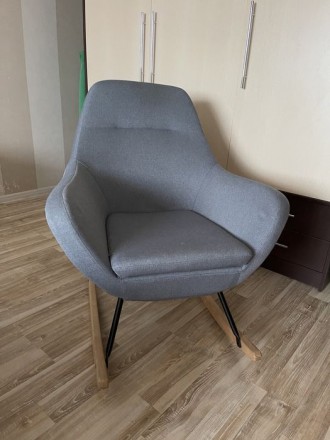 Кресло качалка серого цвета
Jusk
Выставочный образец
Состояние идеальное. . фото 6