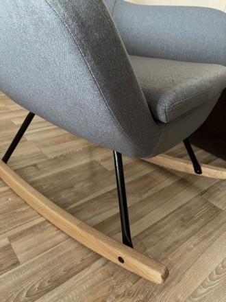 Кресло качалка серого цвета
Jusk
Выставочный образец
Состояние идеальное. . фото 5