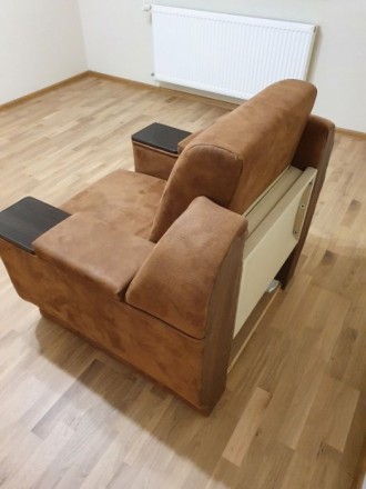 Кресло-кровать Меркурий - состояние отличное !

Оригинальный внешний вид кресла . . фото 5