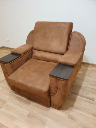 Кресло-кровать Меркурий - состояние отличное !

Оригинальный внешний вид кресла . . фото 2