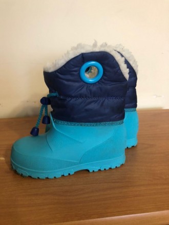 дитячі чобітки гумові зверху,вдеально підійдуть на погоду,коли тане сніг,тому що. . фото 4