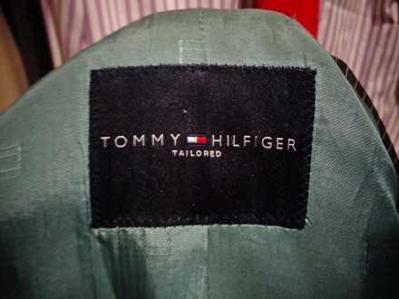 Настоящий фирменный пиджак Tommy Hilfiger.

Оригинал, то есть это не галимая к. . фото 5