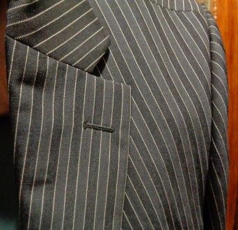 Настоящий фирменный пиджак Tommy Hilfiger.

Оригинал, то есть это не галимая к. . фото 4