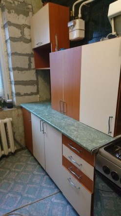 Кухонный гарнитур ЛДСП, цена 6000 грн. Реальному покупателю торг.
Общий размер 3. . фото 3