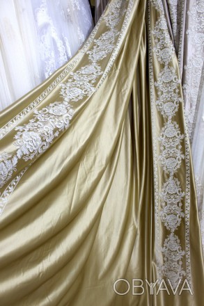 Сатиновая штора золотого цвета. На сатиновой основе вышивка кордовой объемной ни. . фото 1