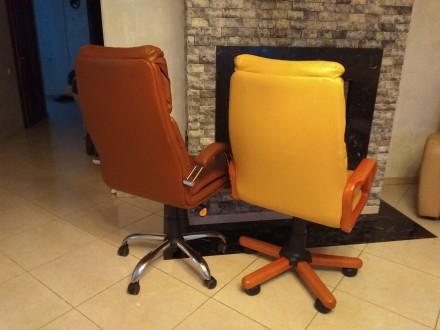 Продаю красиве крісло офісне.
Зручне. Натуральна шкіра, гарний стан.
Механізми. . фото 7