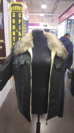 Куртка кожаная,на меху,новая,не подошла по размеру.Если перешить воротник будет . . фото 3