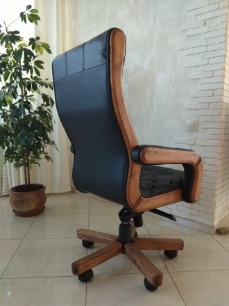 Продаю нове шкіряне офісне крісло для керівника.
Під замовлення можливий будь я. . фото 8