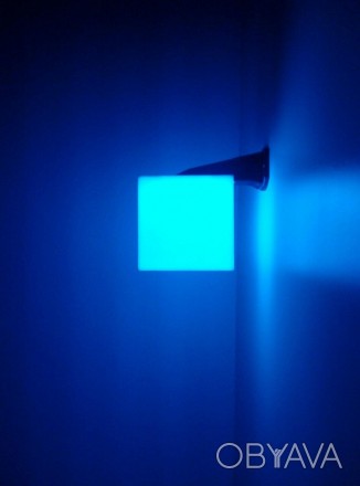 Настенный светильник Куб 20х20см с RGB подсветкой
Габаритный размер: 20-20 см
Оп. . фото 1