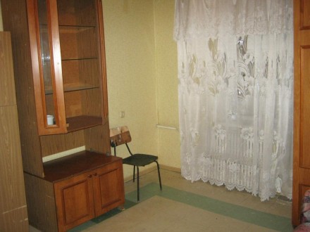 Квартира с косметическим ремонтом, раздельными комнатами, всей необходимой мебел. Тополь-1. фото 16
