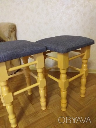 Табуретки кухонні