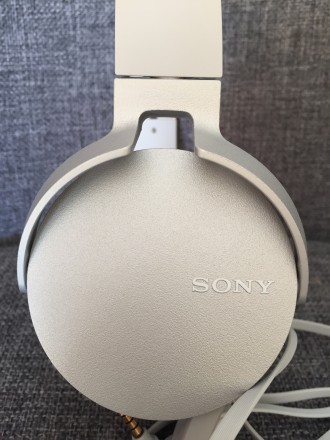 Проводная гарнитура Sony MDR-XB 550AP (супер бас). Цвет серебристый. Куплена в И. . фото 4
