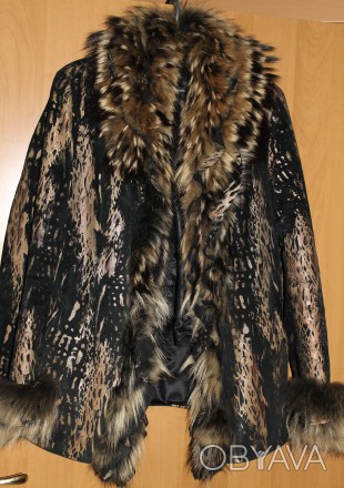 Куртка женская зимняя замшевая на подстёжке . Рукава и ворот до низа отделан нат. . фото 1