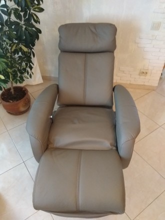 Нове шкіряне крісло рел.акс (реклайнер)
Надзвичайно комфортне.
Натуральна шкір. . фото 9